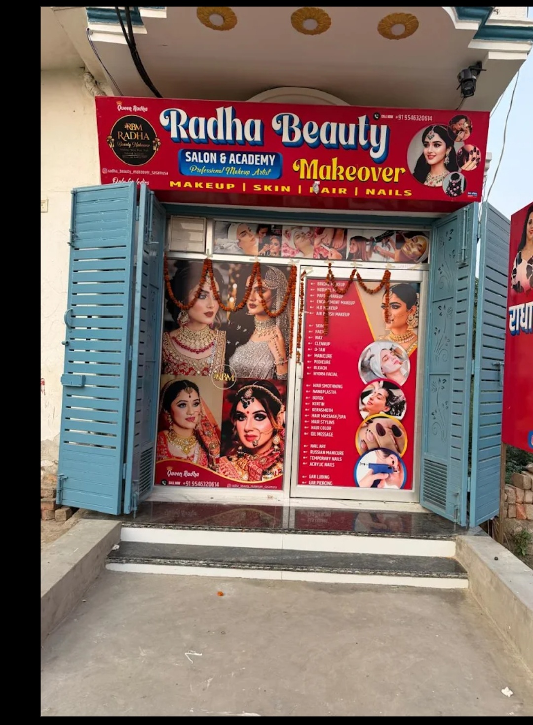 Salon Front